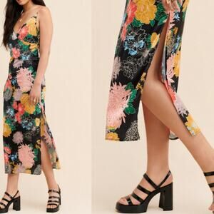 Zhu Hollow Out Blossom Floral Faux Wrap Maxi Dress Size Medium NWT